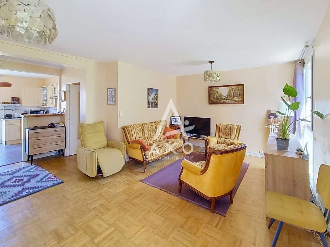 Appartement 4 pièces à vendre à Beauvais  Balcon, cave et vue dégagée - photo 2