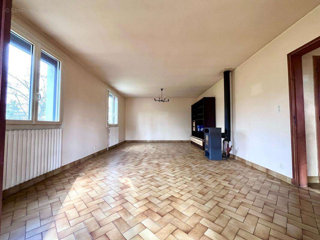 Maison à AGEN-D'AVEYRON