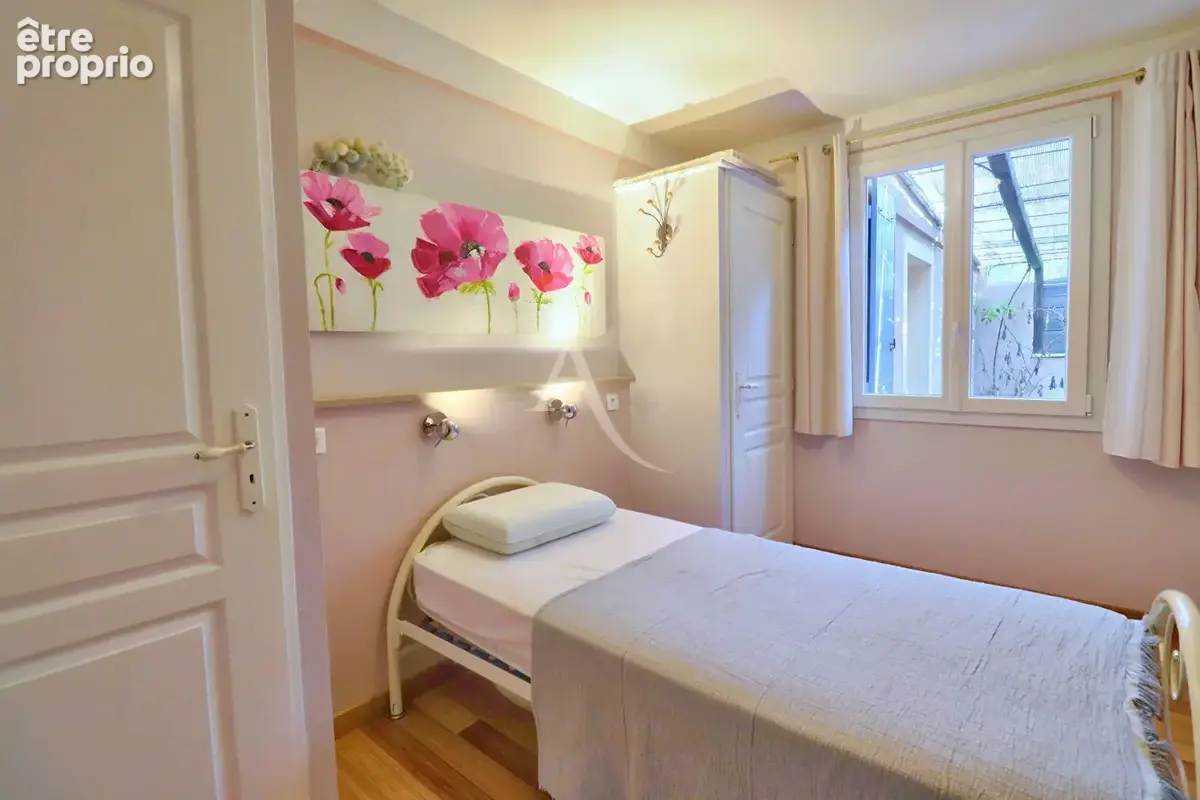 Deux villas avec terrasses garage dependance atelier greoux les bains - photo 10