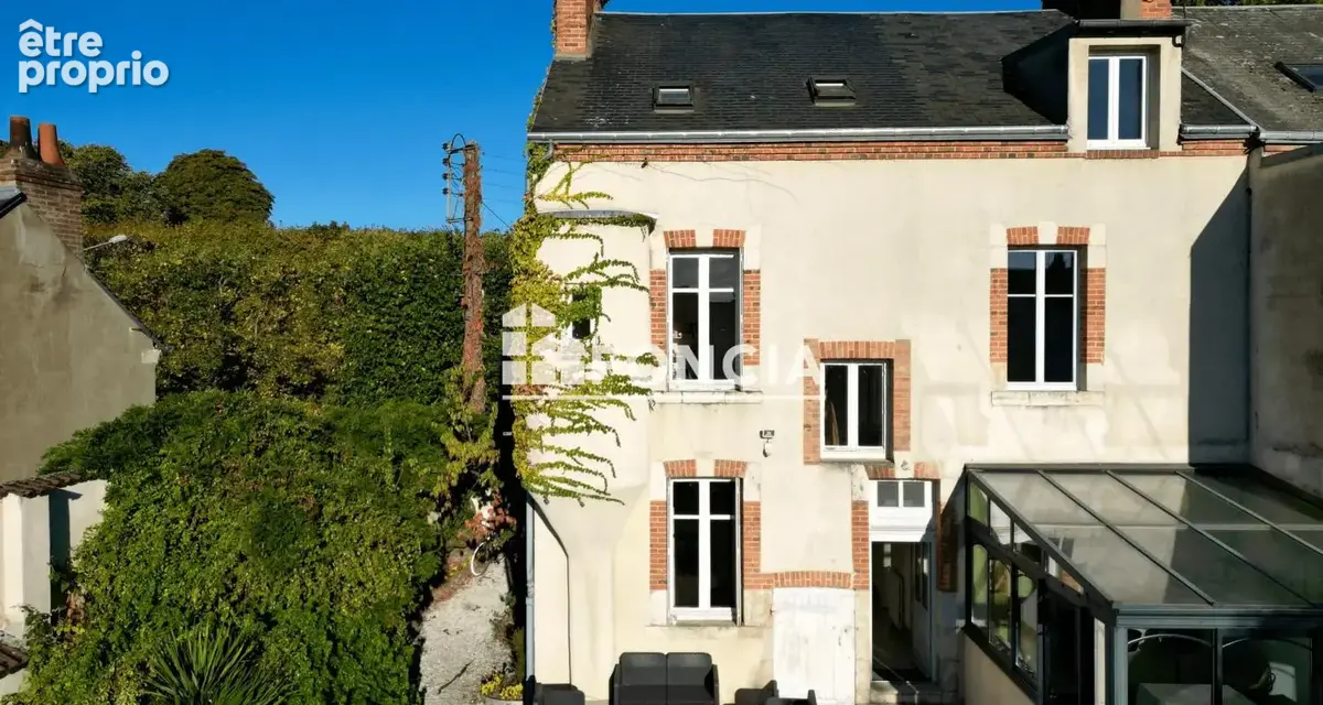 Orléans SAINT-MARCEAU, Maison Bourgeoise de 9 pièces - Piscine, garage double et grand jardin - photo 2