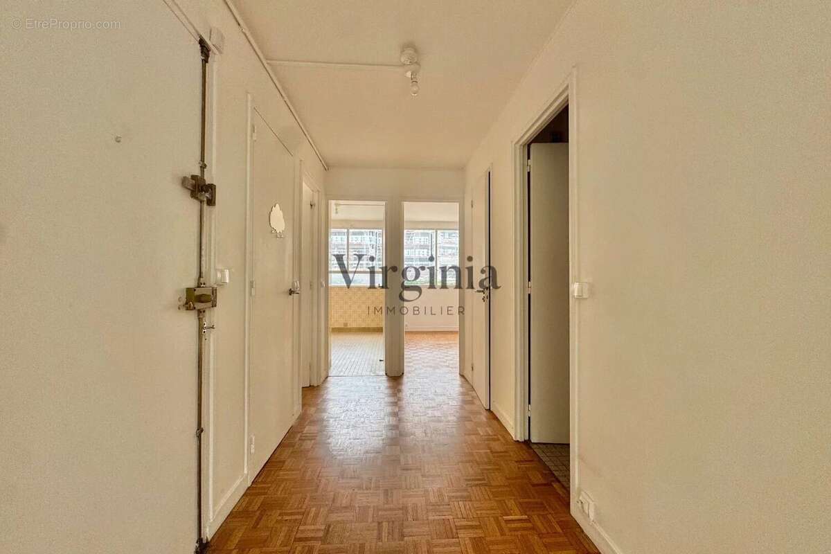 Appartement à CHARENTON-LE-PONT