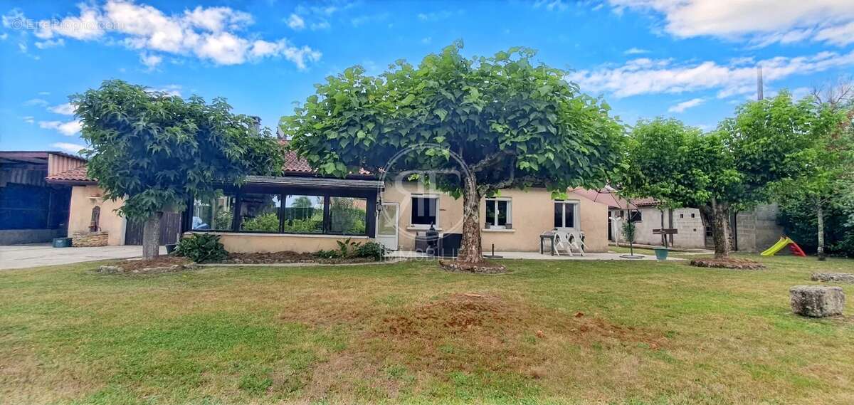 Maison à VILLEFRANCHE-DE-LONCHAT