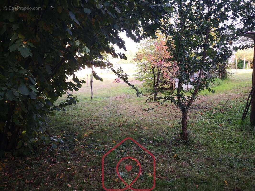 Terrain à FONTENAY-SUR-LOING