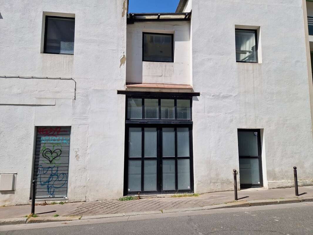 Commerce à PARIS-11E