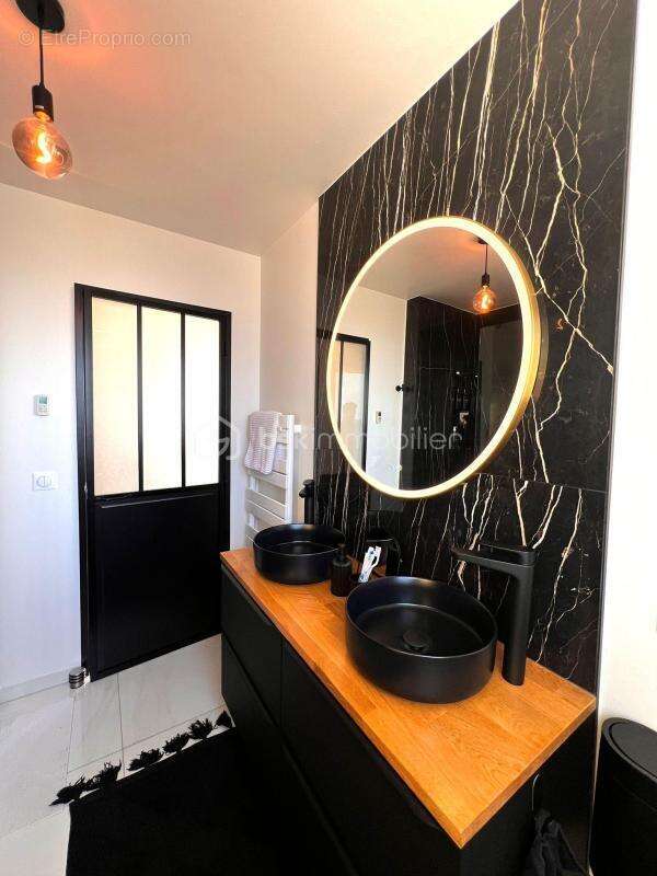 Appartement à FRESNES