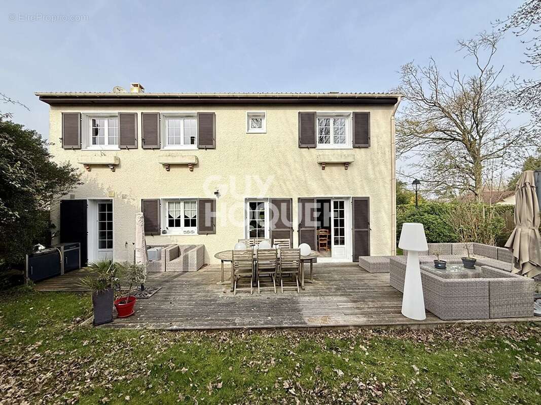 Maison à EPONE