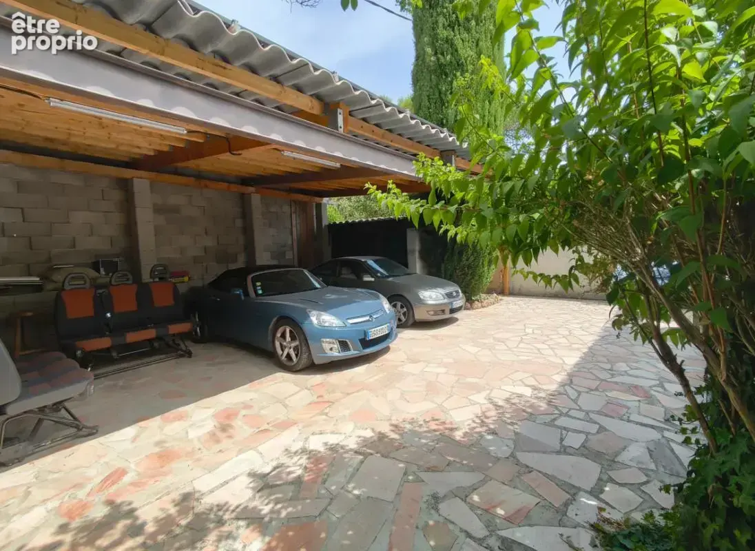 Villa 145 m² plain-pied, piscine  au sel, chauffée & pool house, 1 300 m² de terrain - photo 8