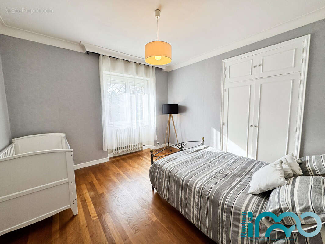 Maison 200 m² à Rieupeyroux  - photo 3