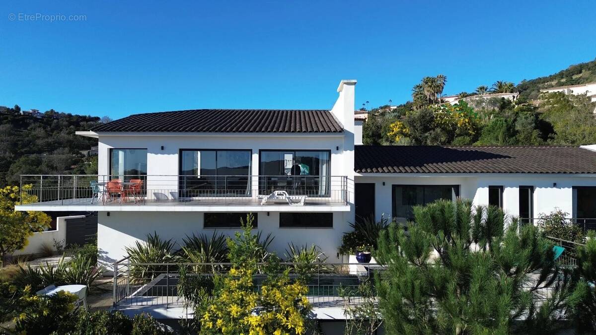 Maison à LES ADRETS-DE-L'ESTEREL