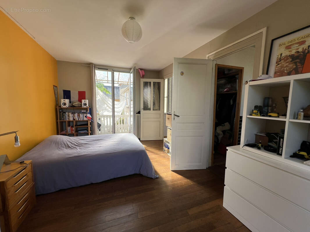 Maison à SAINT-SATUR