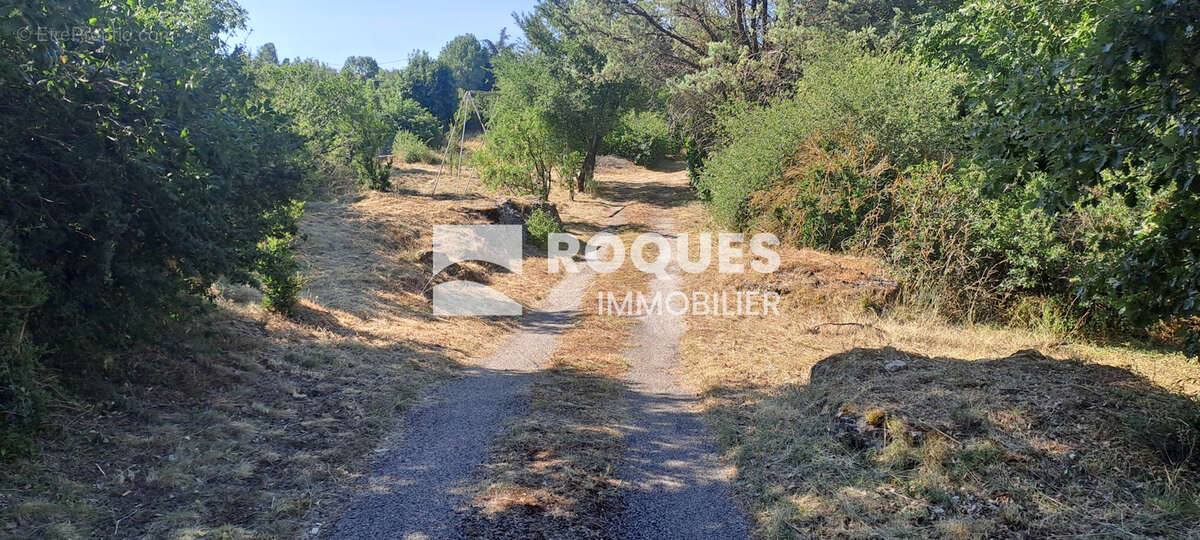 Maison de 187 m2 sur terrain attenant et constructible de 5848m2 - photo 5