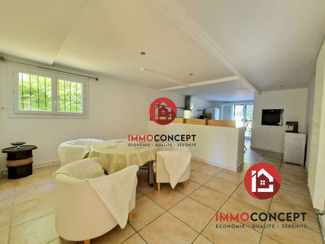 Maison à BAGNOLS-SUR-CEZE