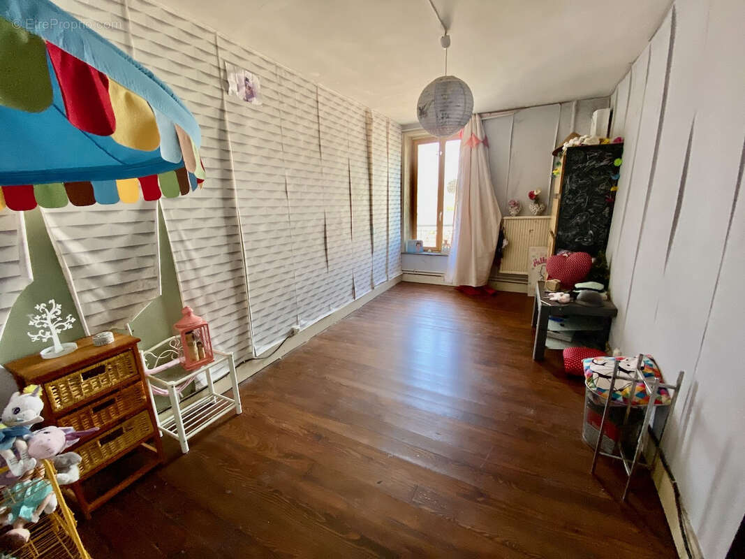 Maison à SARS-POTERIES