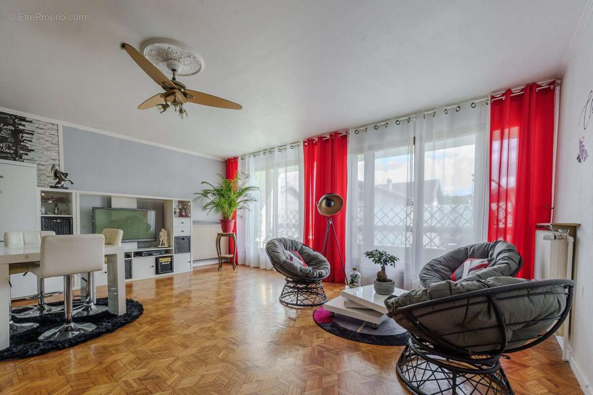 Appartement à SAINT-MARTIN-D'HERES