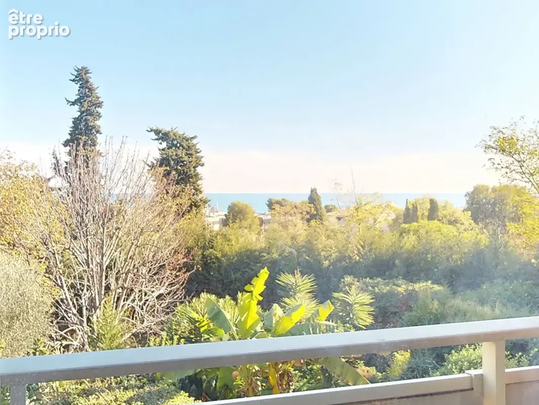 Grand 2 pièces traversant avec vue mer  - Piscine et tennis - photo 9