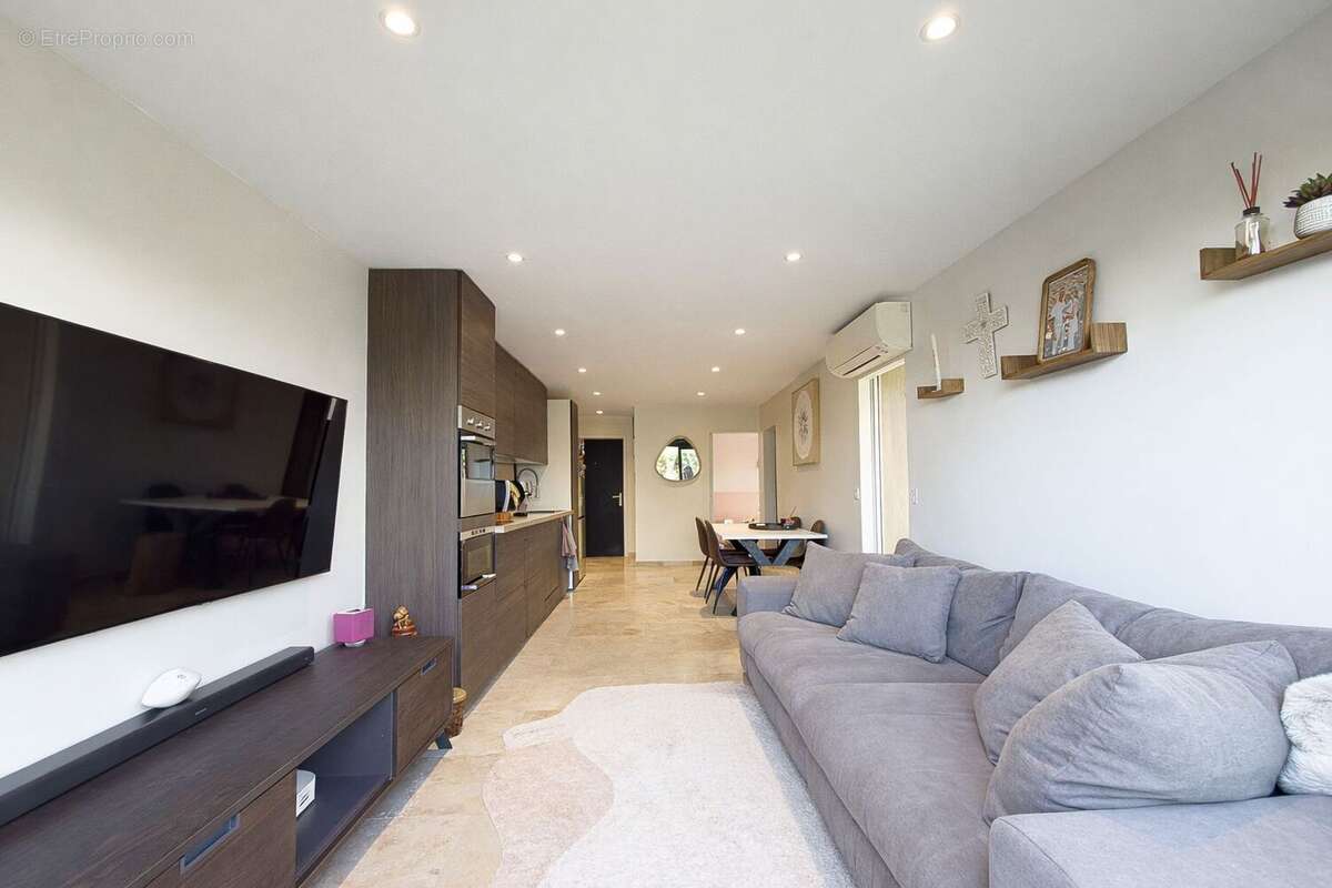 Appartement à MANDELIEU-LA-NAPOULE