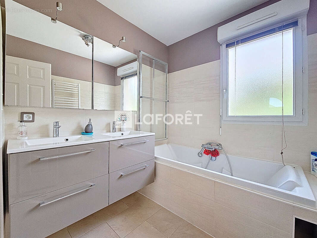 Maison à ASNIERES-SUR-OISE