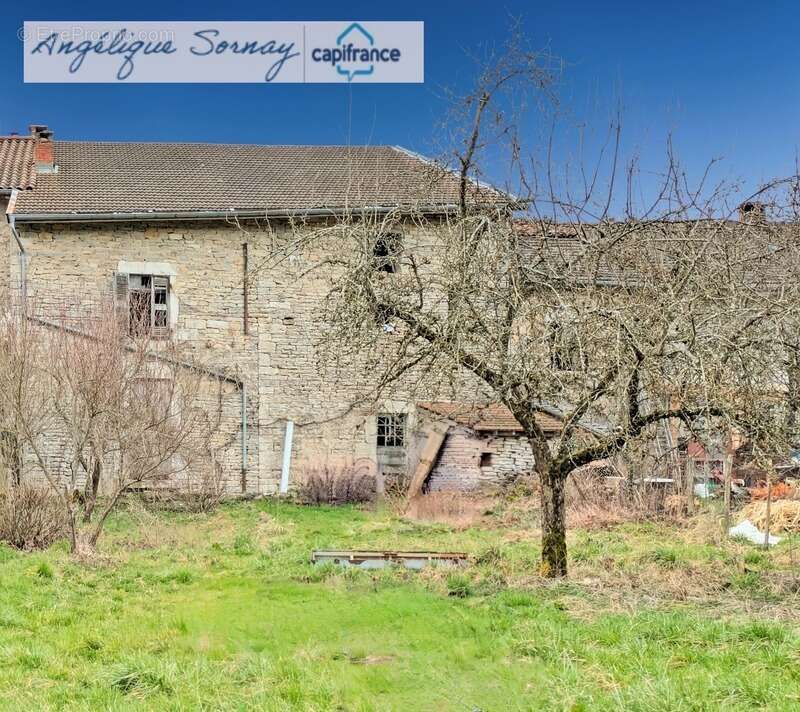 Maison à SAINT-JULIEN