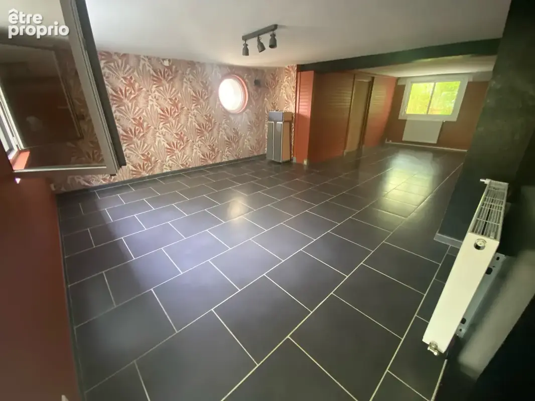 Maison à étage, 4 chambres, garage, jardin clos et arboré. - photo 9