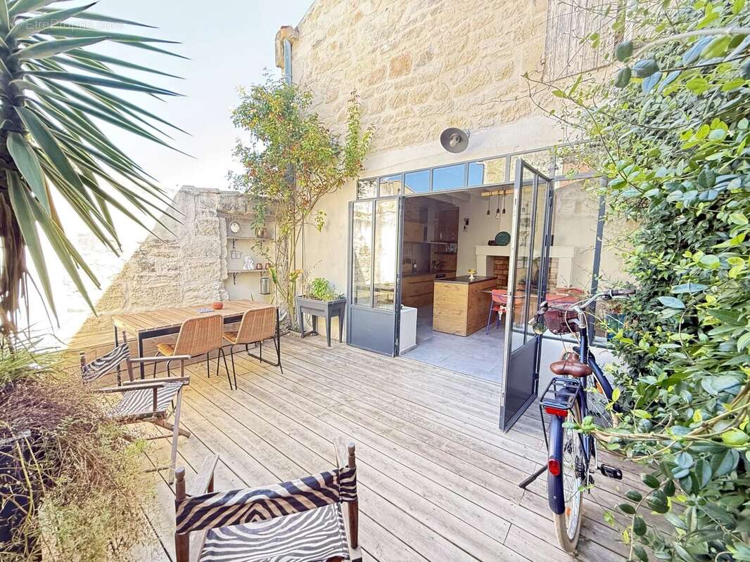Maison de charme avec patio à Fourques, 3 chambres - photo 2