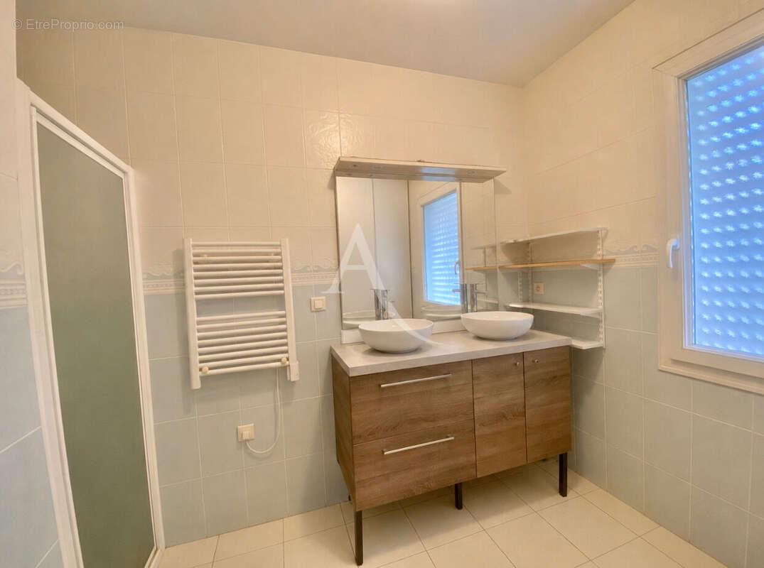 Maison familiale 3 chambres -Saint Philbert De Grand Lieu - Terrain 1616m2 - photo 4