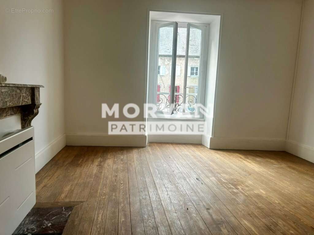 MAISON CENTRE VILLAGE  - 2 logements (1 loué) - 2 garages - Belle prestations !!! - photo 22