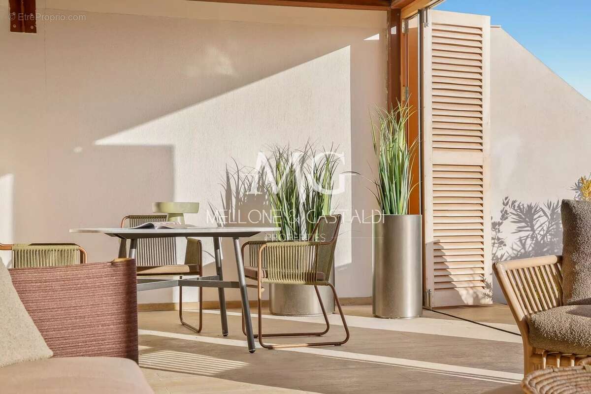 Cannes centre – penthouse d’exception – roof top – vue mer panoramique – 117 m² – 2 parkings - photo 17