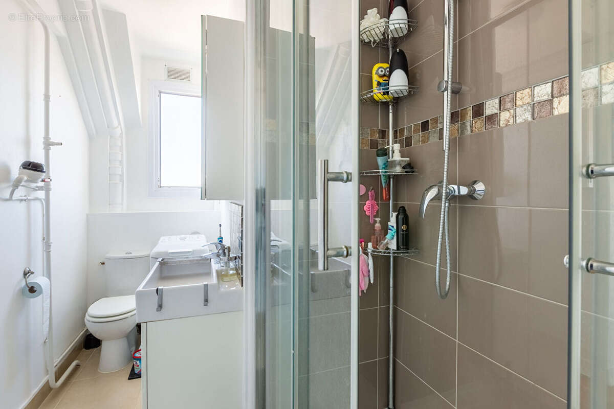 Appartement à COURBEVOIE