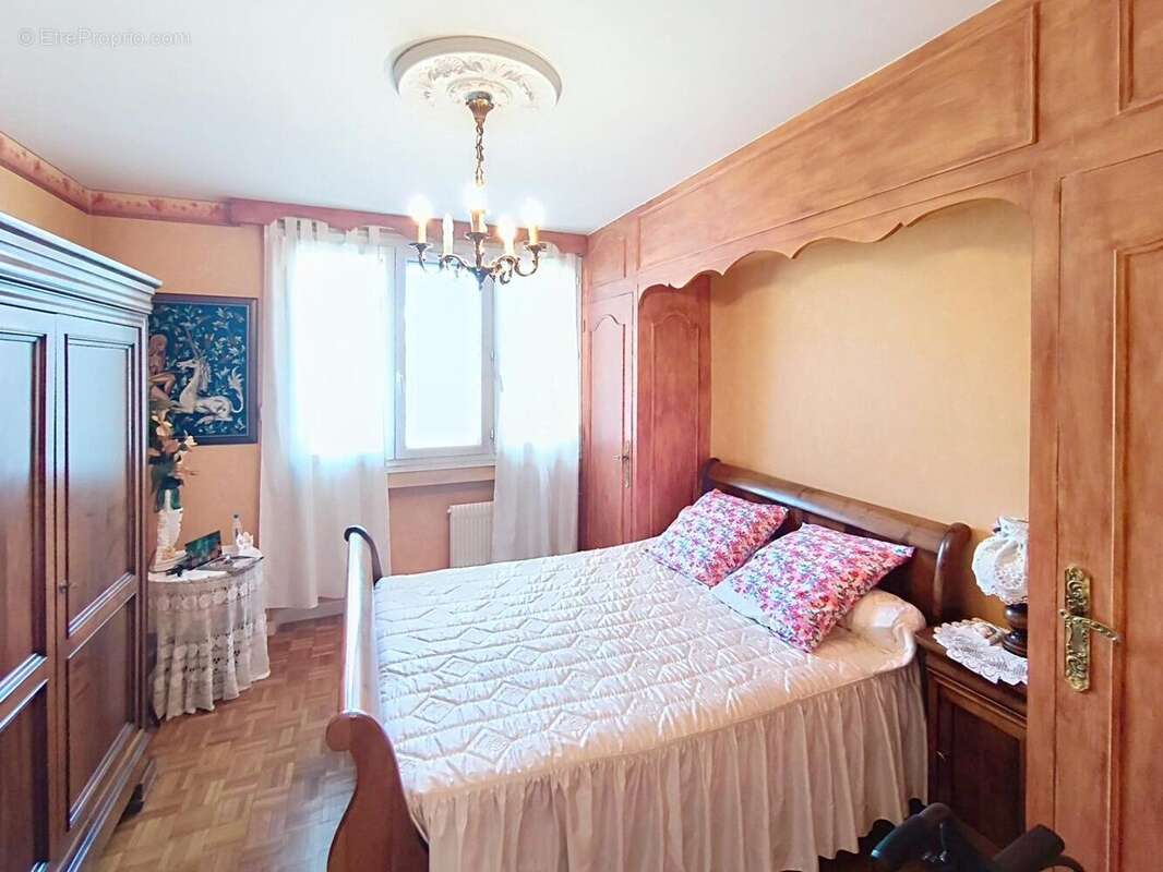 Photo 7 - Appartement à LE CHAMBON-FEUGEROLLES