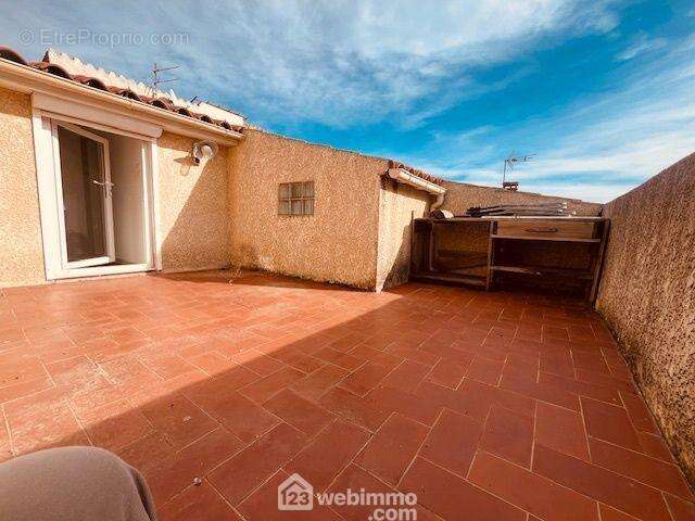 Maison à SAINT-LAURENT-DE-LA-SALANQUE