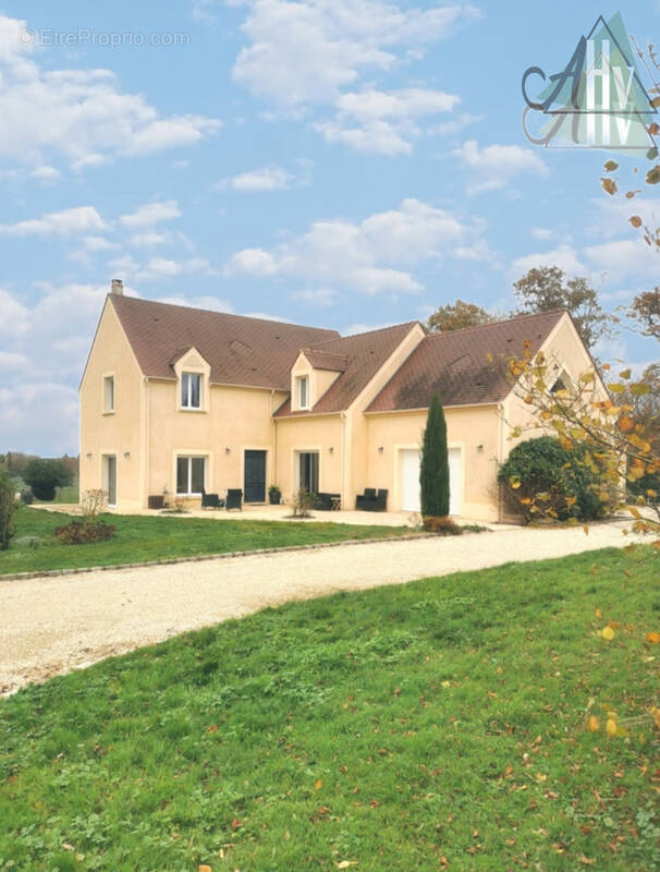 Maison à COULOMMIERS