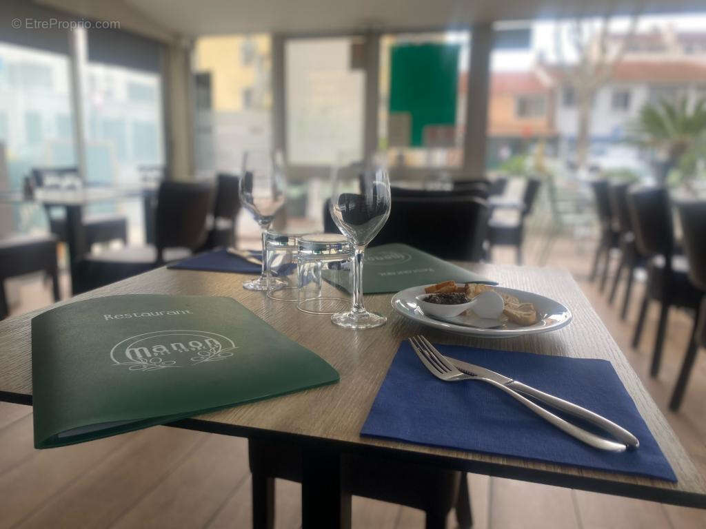 Commerce à SIX-FOURS-LES-PLAGES