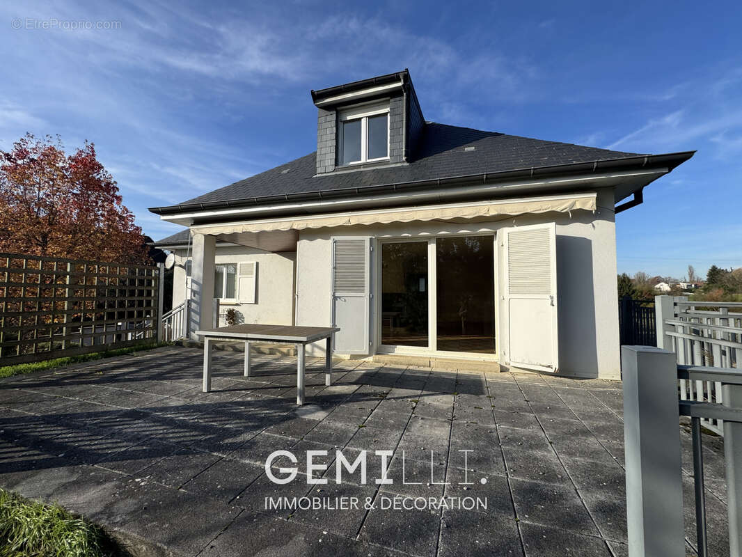 Maison à STEINBRUNN-LE-BAS