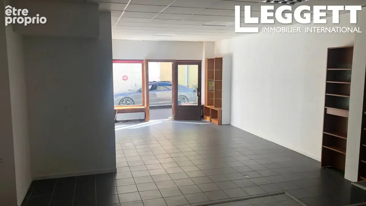 Ensemble immobilier à fort potentiel — Idéal investisseur ou projet mixte au coeur de Nanteuil en Vallée - photo 8