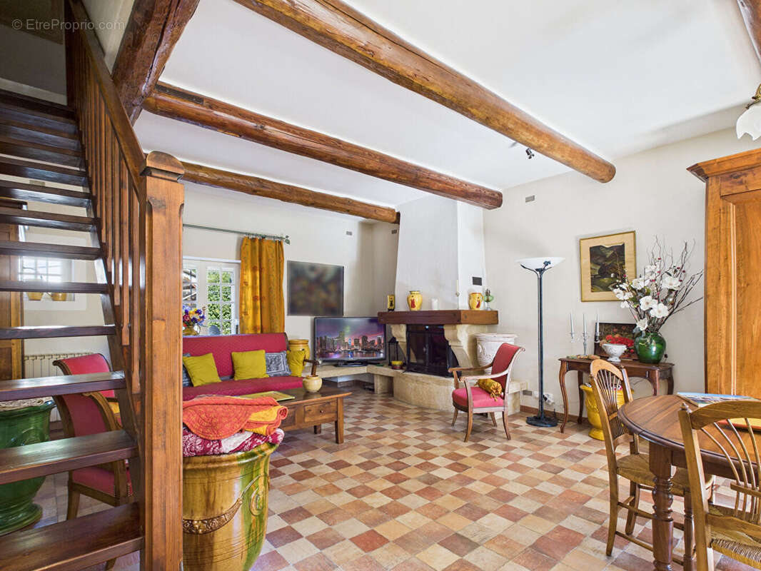 Maison à SAINT-ETIENNE-DU-GRES