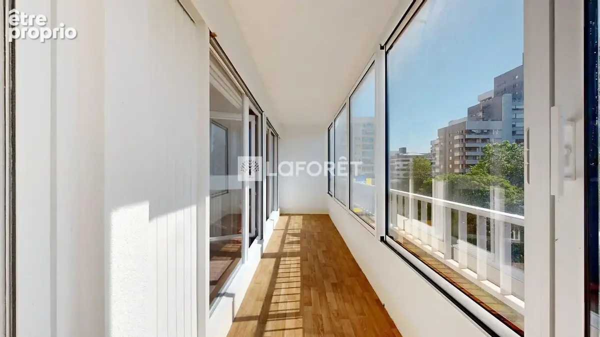 Appartement sans vis-à-vis - Balcon + Loggia + Box - photo 11