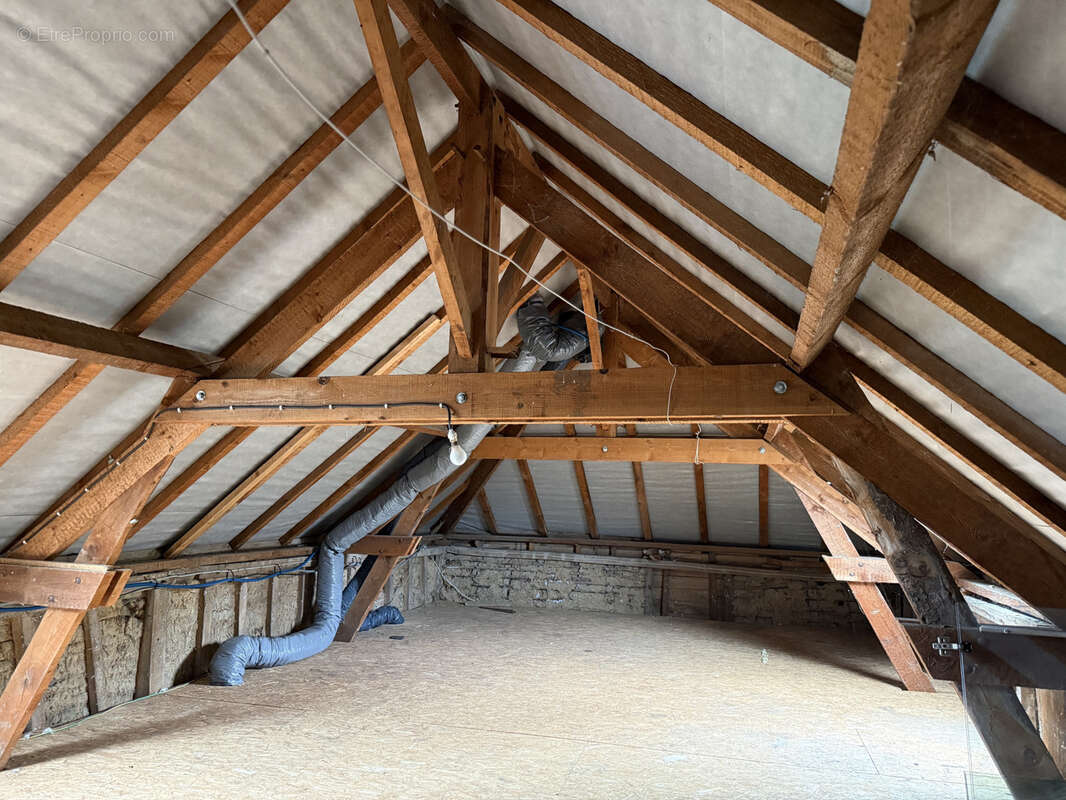 Maison à LIGNIERES-CHATELAIN