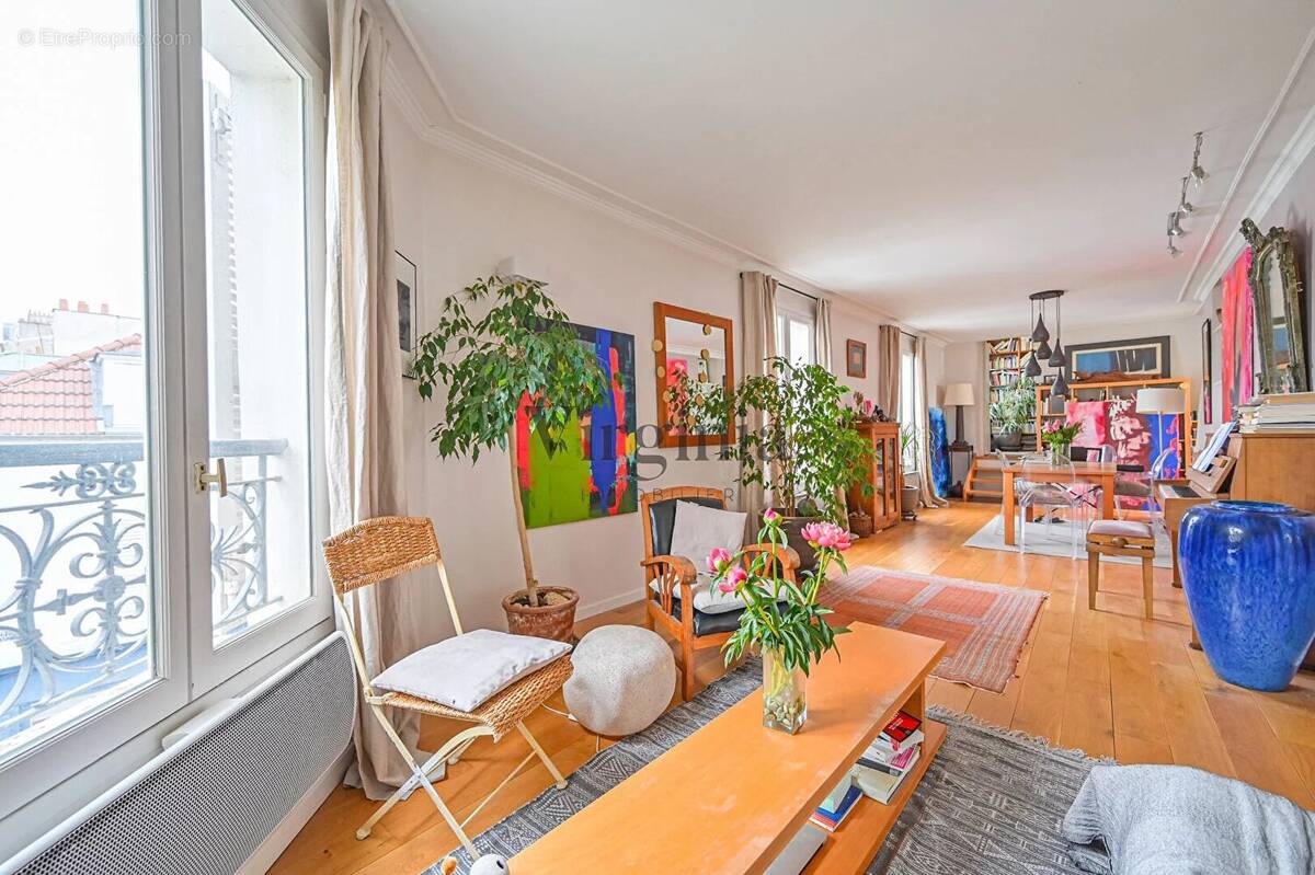Appartement à CHARENTON-LE-PONT