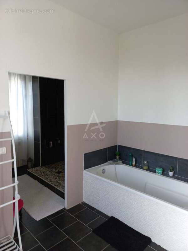 Maison à CASTELNAU-D'AUZAN