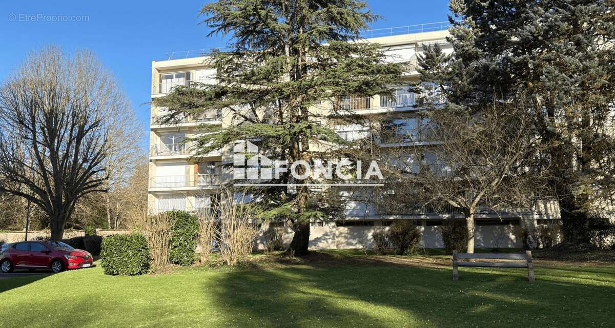 ÉPERNON GARE & CADRE VERDOYANT - Appartement "prêt à l'emploi" - photo 2