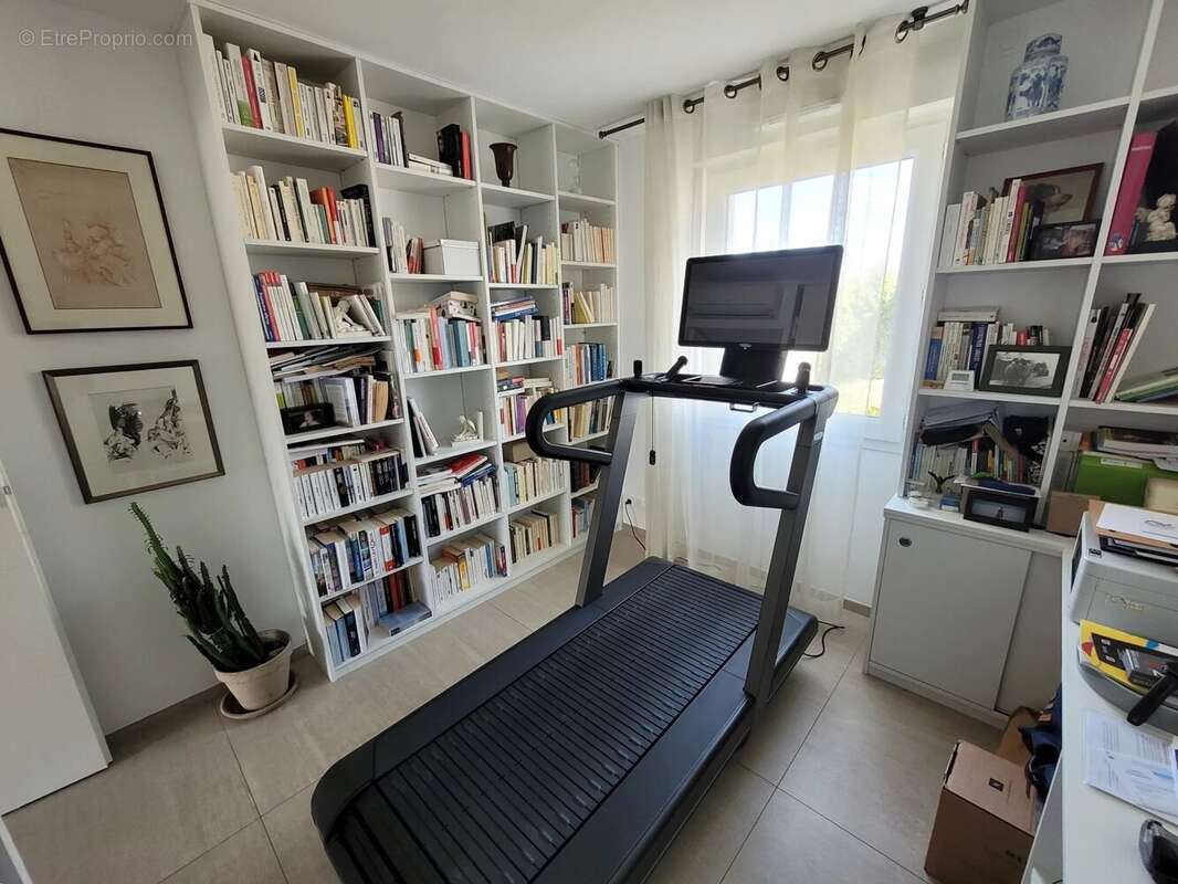 Appartement de standing en plein centre-ville - 5 pièces - 132.77 m² - photo 11