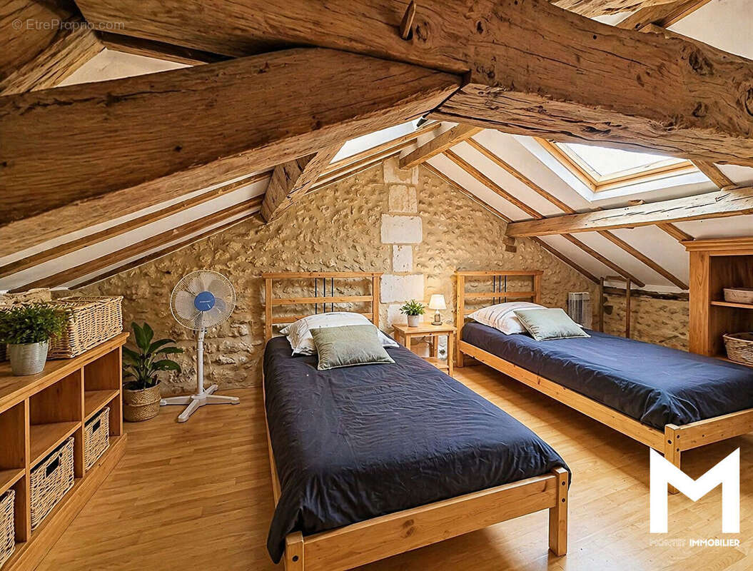Maison à BUSSAC