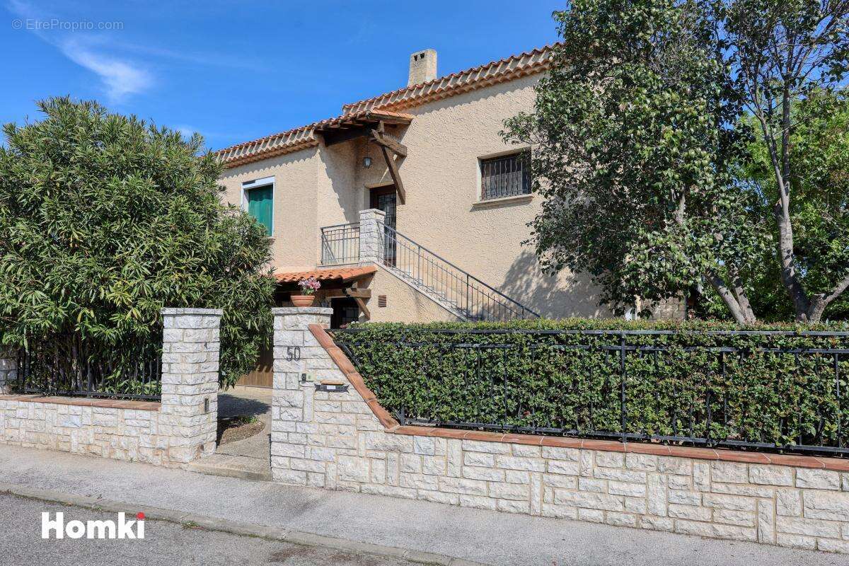 La ciotat maison traditionnelle de 155 m2 agencee en 2 appartement de type 3 - photo 2