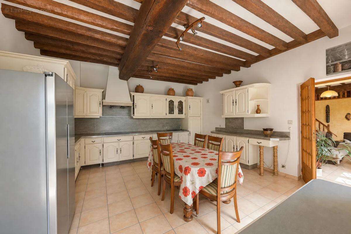 Maison à MONT-SAINT-SULPICE