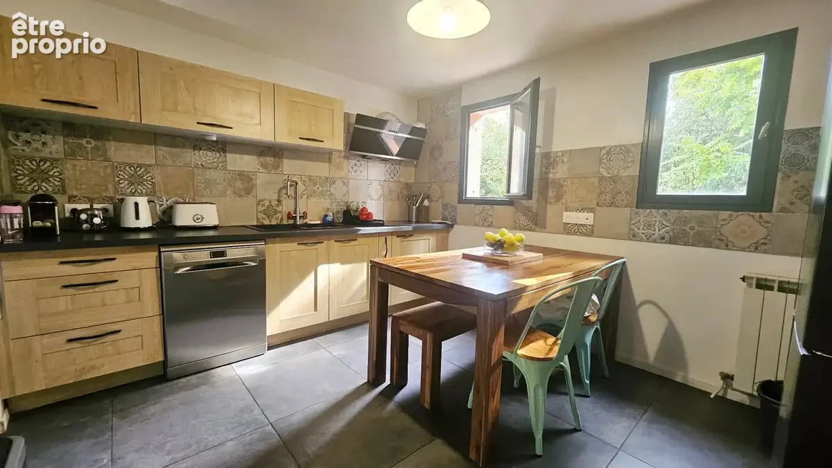 Maison T6 de 115m² sur parcelle de 480m², piscine, stationnement, au calme - photo 4