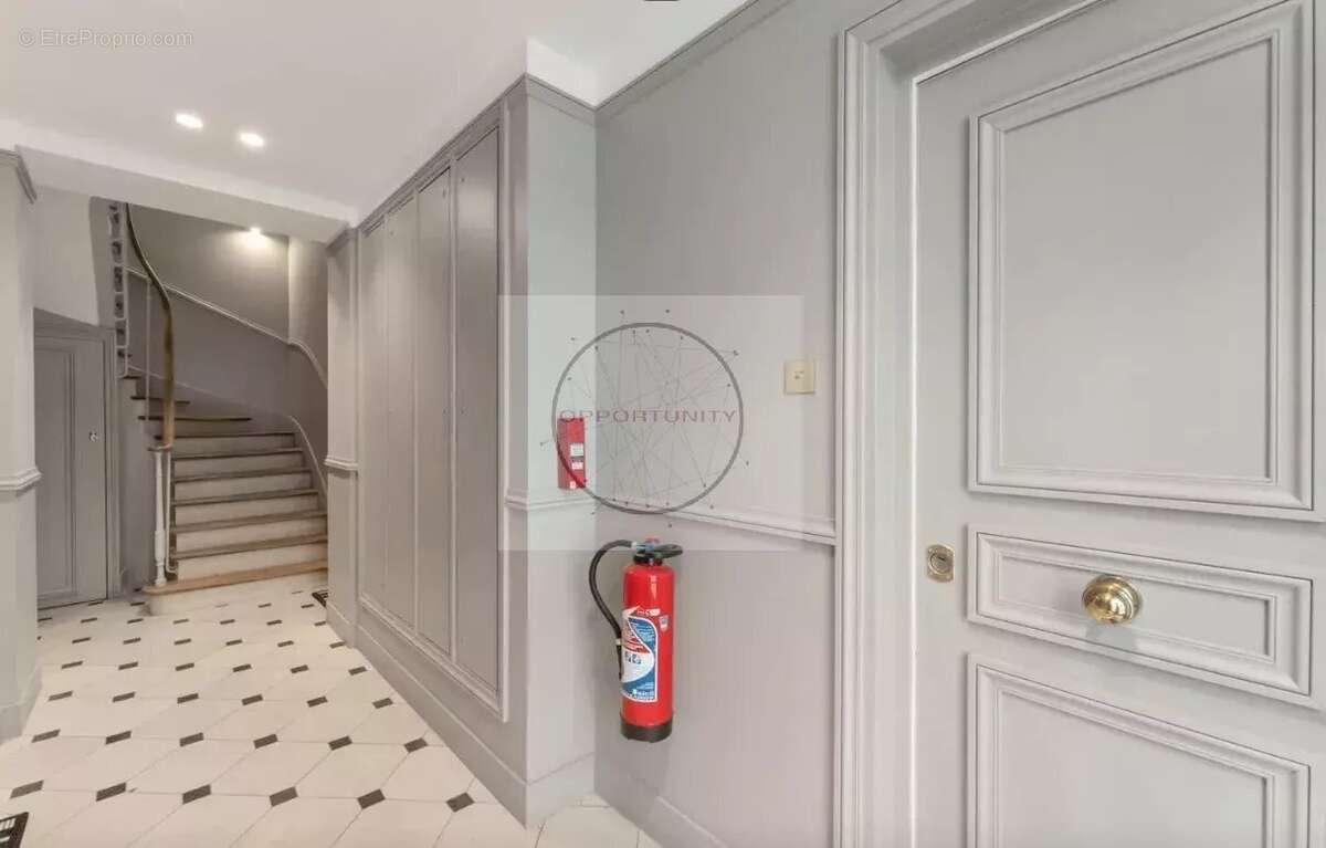 Appartement à PARIS-18E