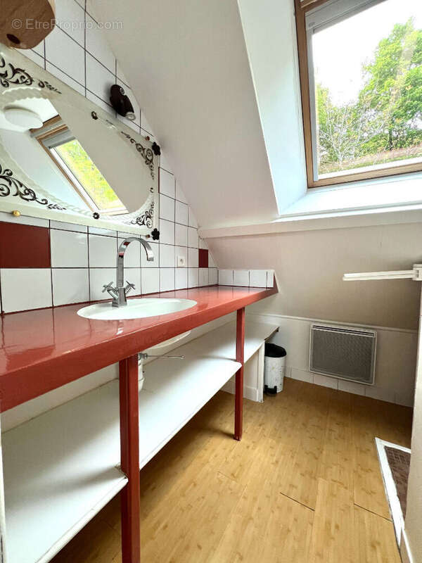 Maison à MANDAILLES-SAINT-JULIEN