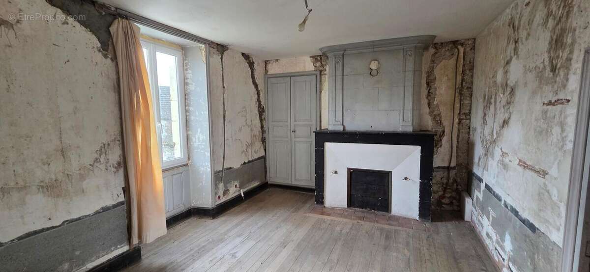 Maison 182 m² à Monthoiron  - photo 2