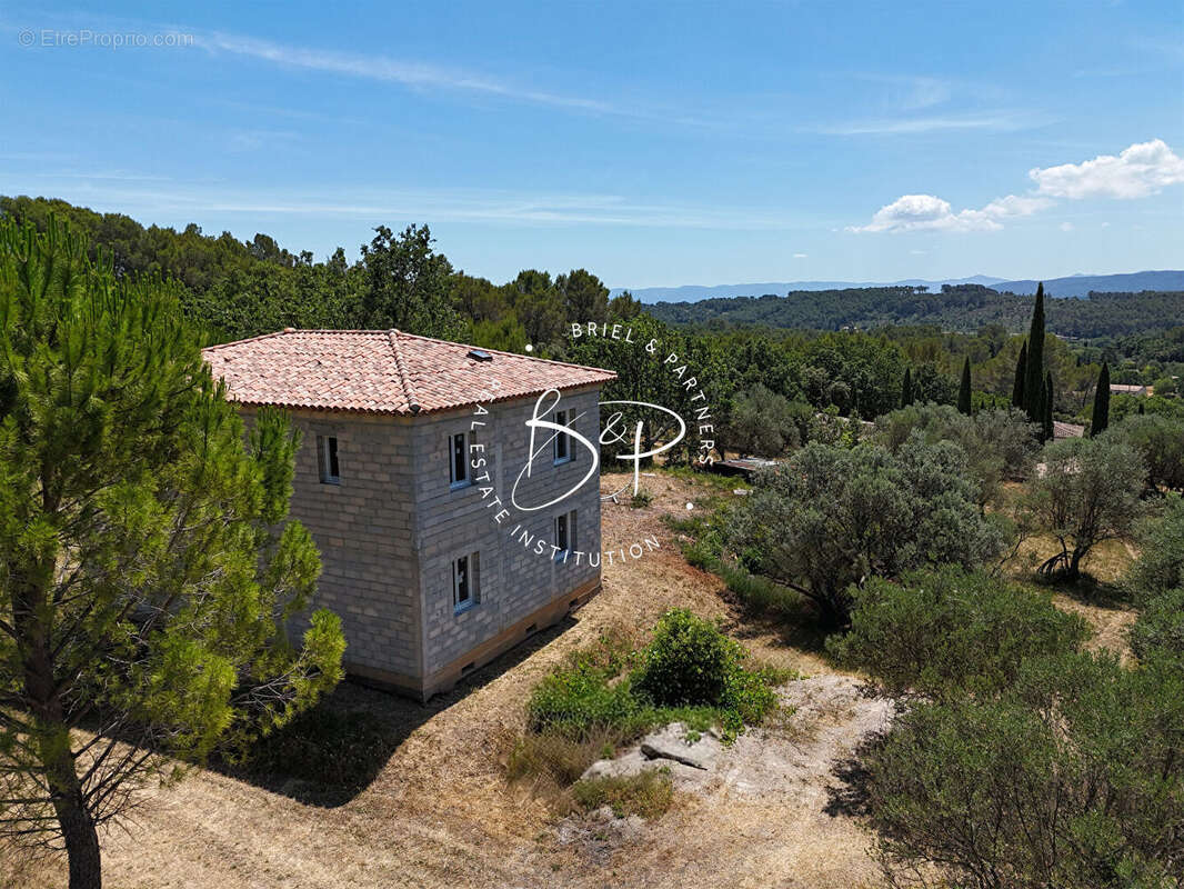 Maison à LORGUES