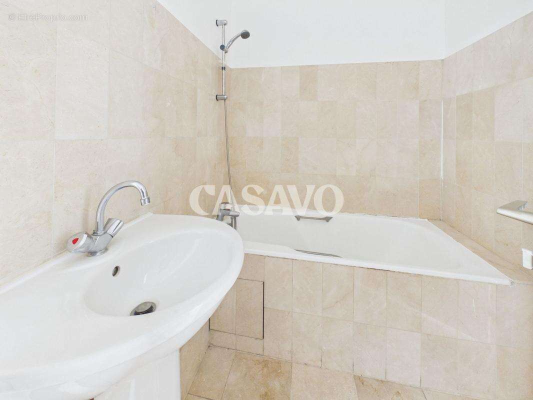 Appartement à LEVALLOIS-PERRET